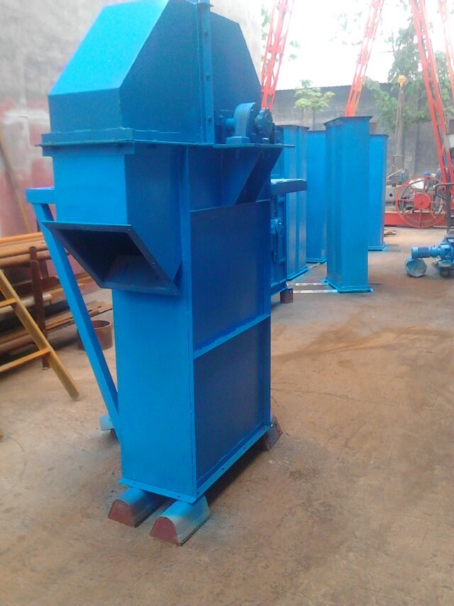 催化劑顆粒行業(yè)的應(yīng)用與垂直斗式提升機(jī)有什么不同？(催化劑顆粒行業(yè)提升機(jī))