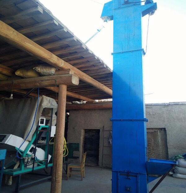 垂直斗式提升機(jī)料斗接觸殼體如何解決？